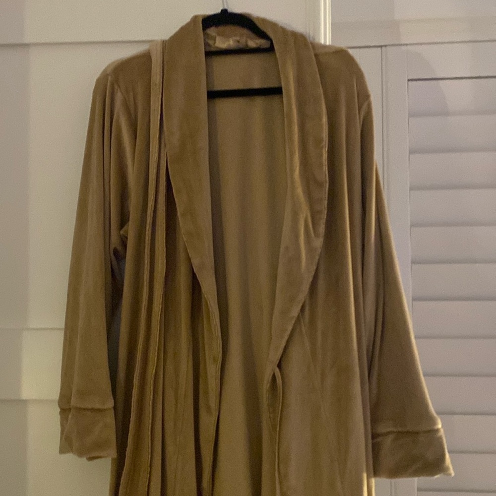 Brand new SKIMS camel velvet robe